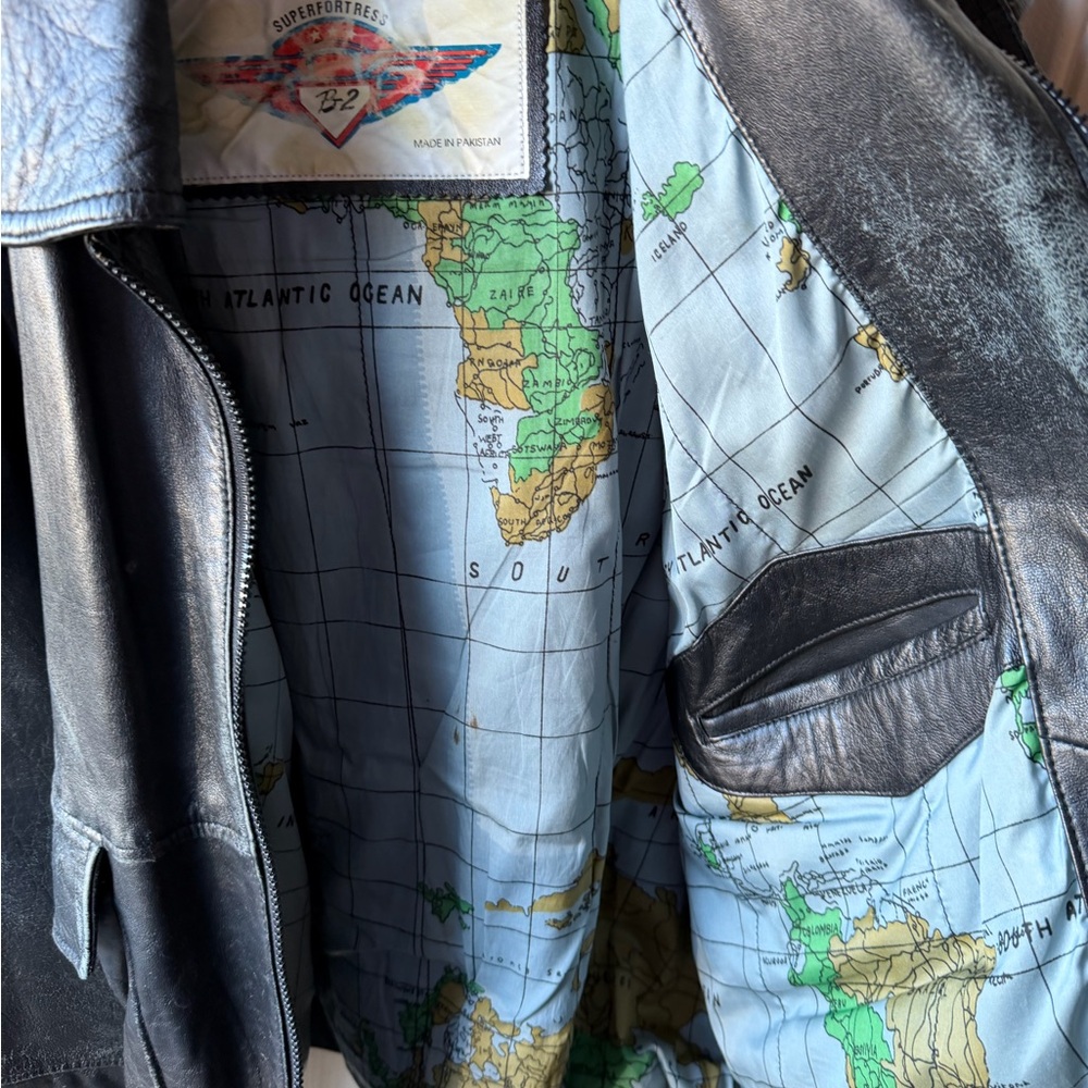 Vintage Black learrher bomber Jacket Superfortress - Picture 3 of 8